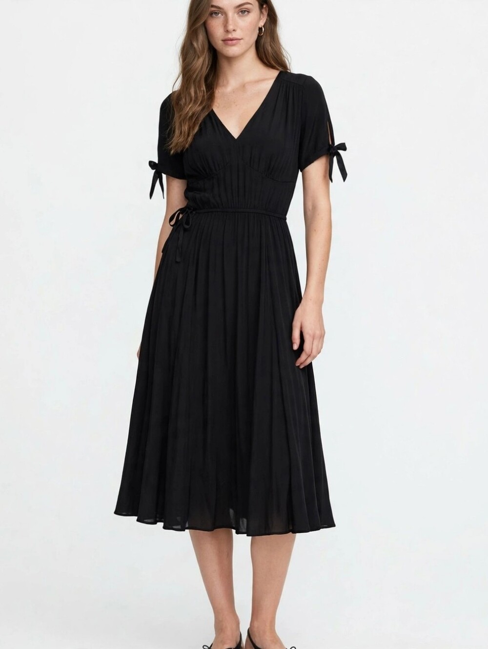 GAP Black Maxi Dress with V-Neck and Waist Tie